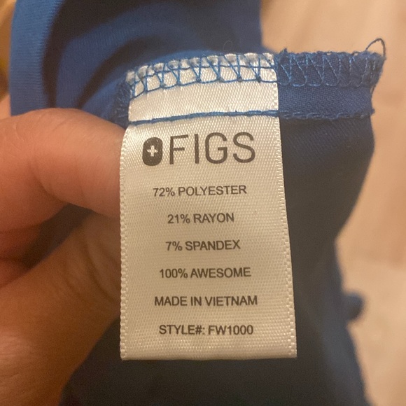Scub tops royal blue is medium ,figs is Large - Picture 5 of 5